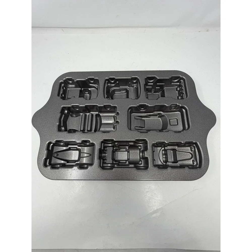 Nordic Ware‎ Roadster Car Cakelet Pan Cast Aluminum 5 Cup 8 Cavity USA Non-Stick